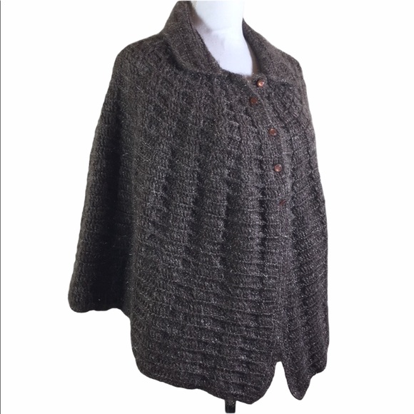Sweaters - Chunky Knit Fuzzy Sweater Cape